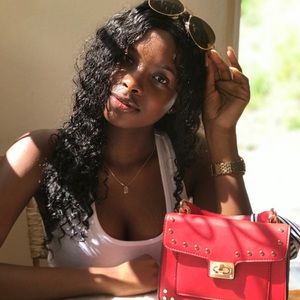 Meet your Posher, Shenell